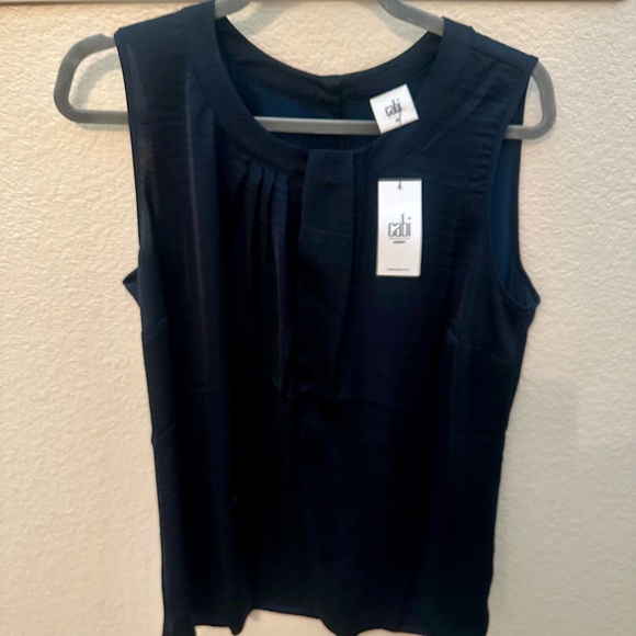 NWT CAbi Sleeveless Navy Blouse with Keyhole Neckline - Size - Picture 3 of 3